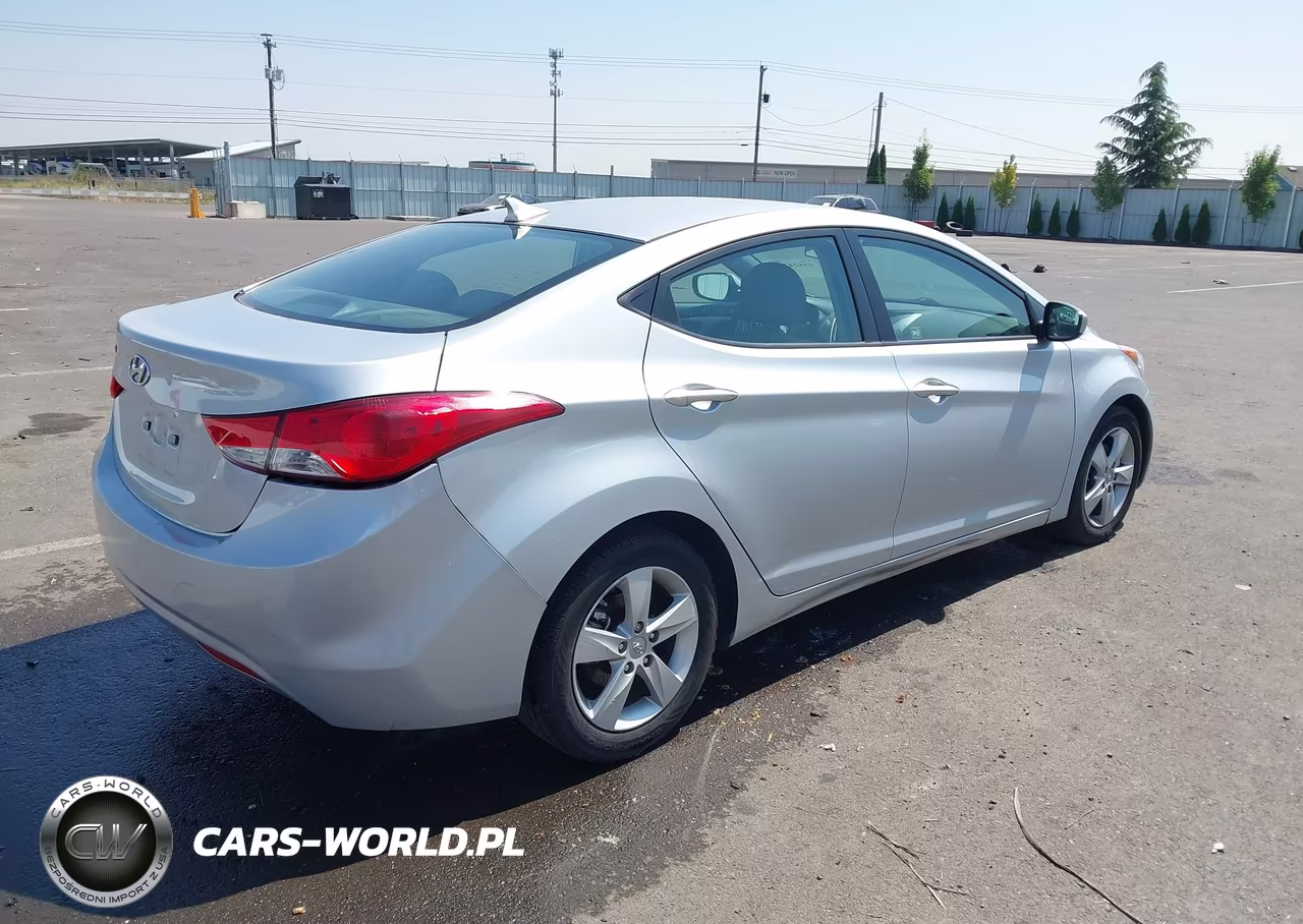 2013 Hyundai Elantra Gls VIN:5NPDH4AE8DH410162 - 4