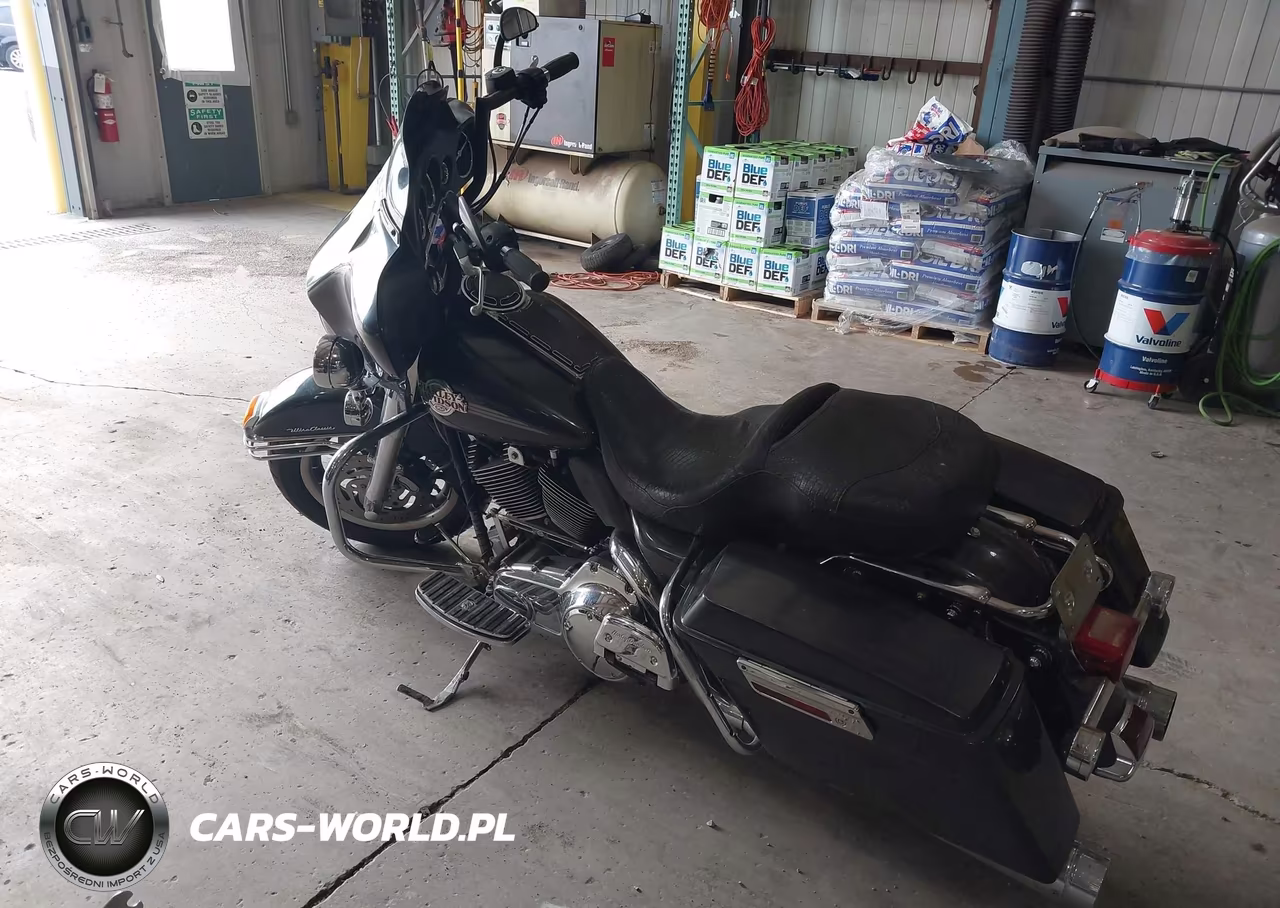 2007 Harley-Davidson Flhtcui VIN:1HD1FC4157Y685730 - 3