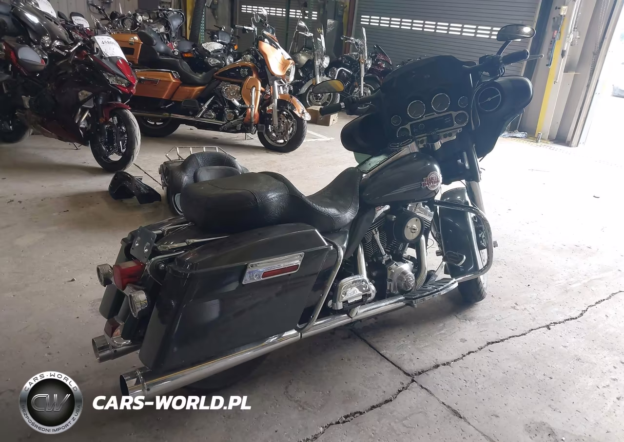2007 Harley-Davidson Flhtcui VIN:1HD1FC4157Y685730 - 4