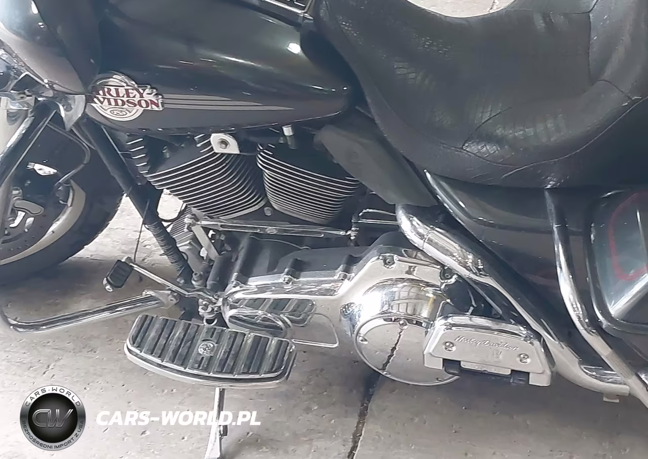 2007 Harley-Davidson Flhtcui VIN:1HD1FC4157Y685730 - 9