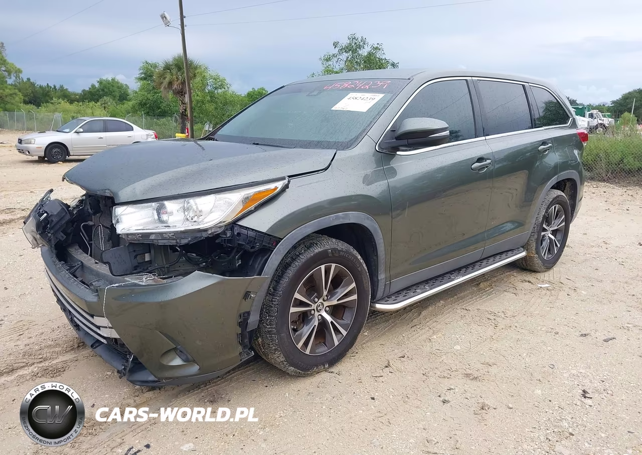 2019 Toyota Highlander Le VIN:5TDZARFH7KS059651 - 2