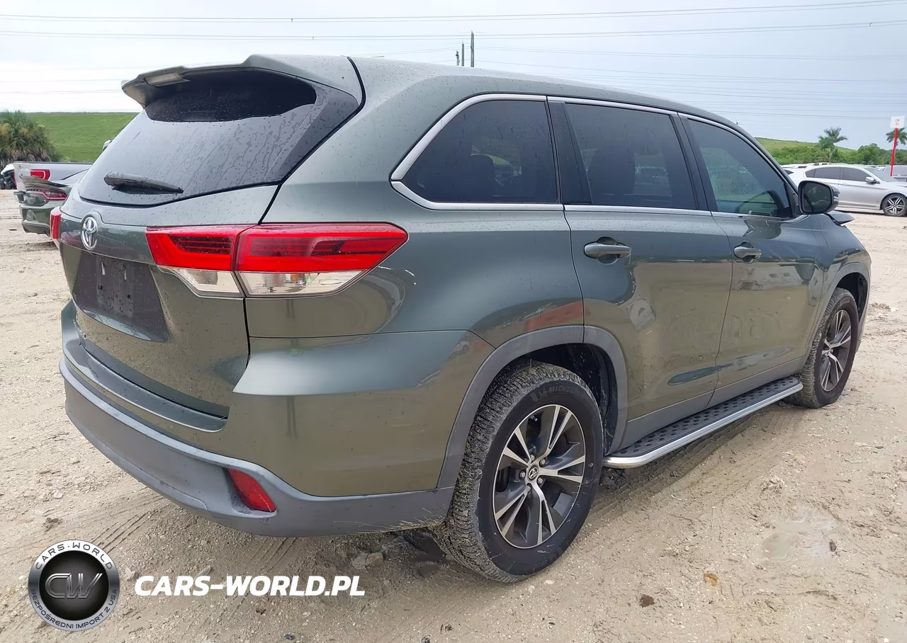 2019 Toyota Highlander Le VIN:5TDZARFH7KS059651 - 4