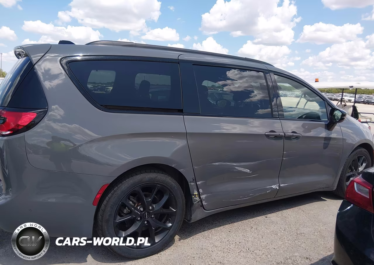 2025 Chrysler Pacifica Limited VIN:2C4RC1GG8SR522102 - 13