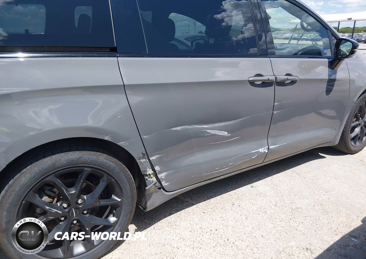 2025 Chrysler Pacifica Limited VIN:2C4RC1GG8SR522102 - 6