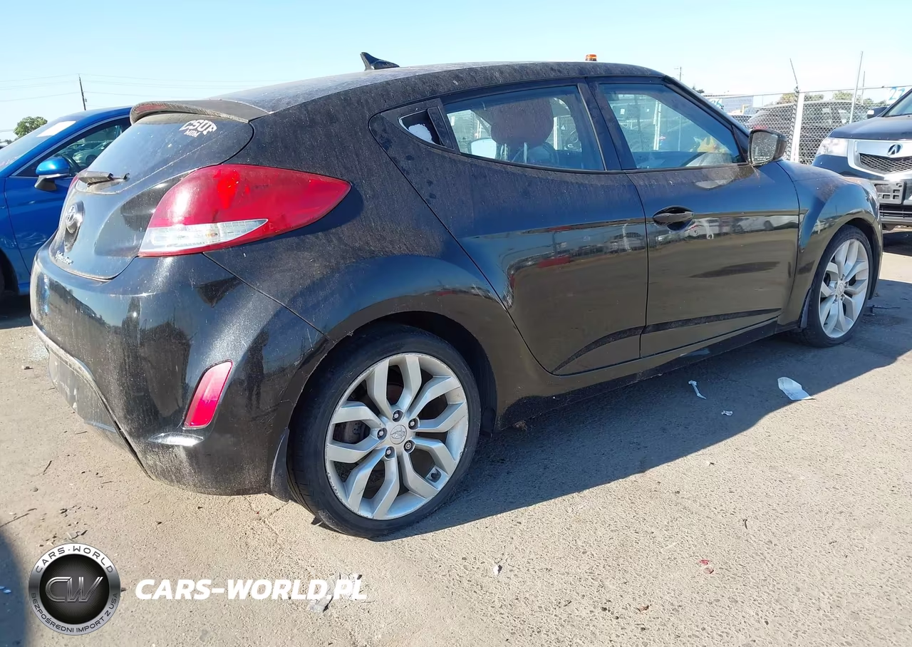 2012 Hyundai Veloster Base W-Red-Black VIN:KMHTC6AD2CU036113 - 4