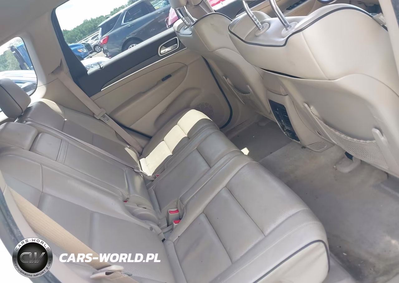 2015 Jeep Grand Cherokee Overland VIN:1C4RJECG2FC131674 - 8