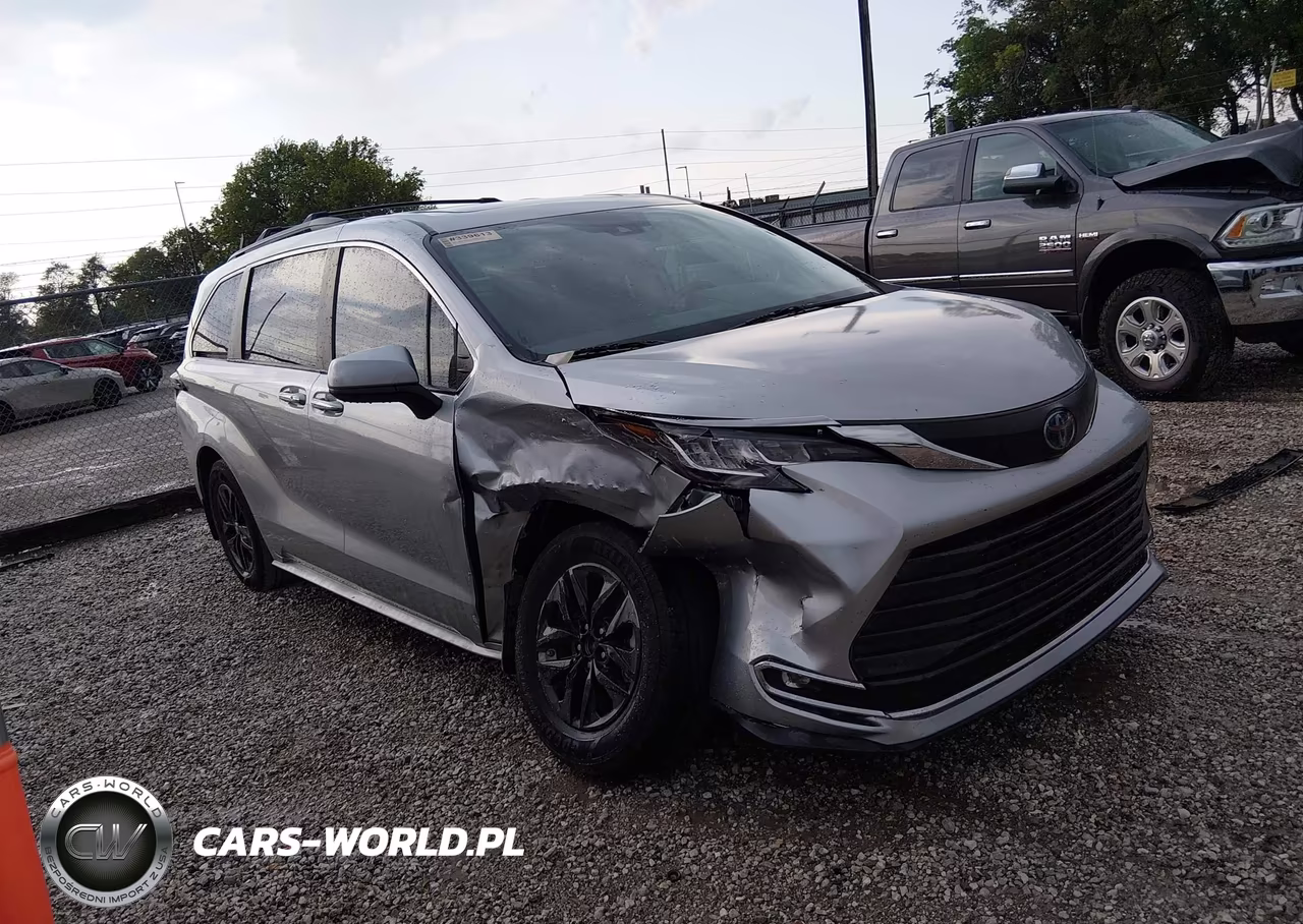 2022 Toyota Sienna Xle