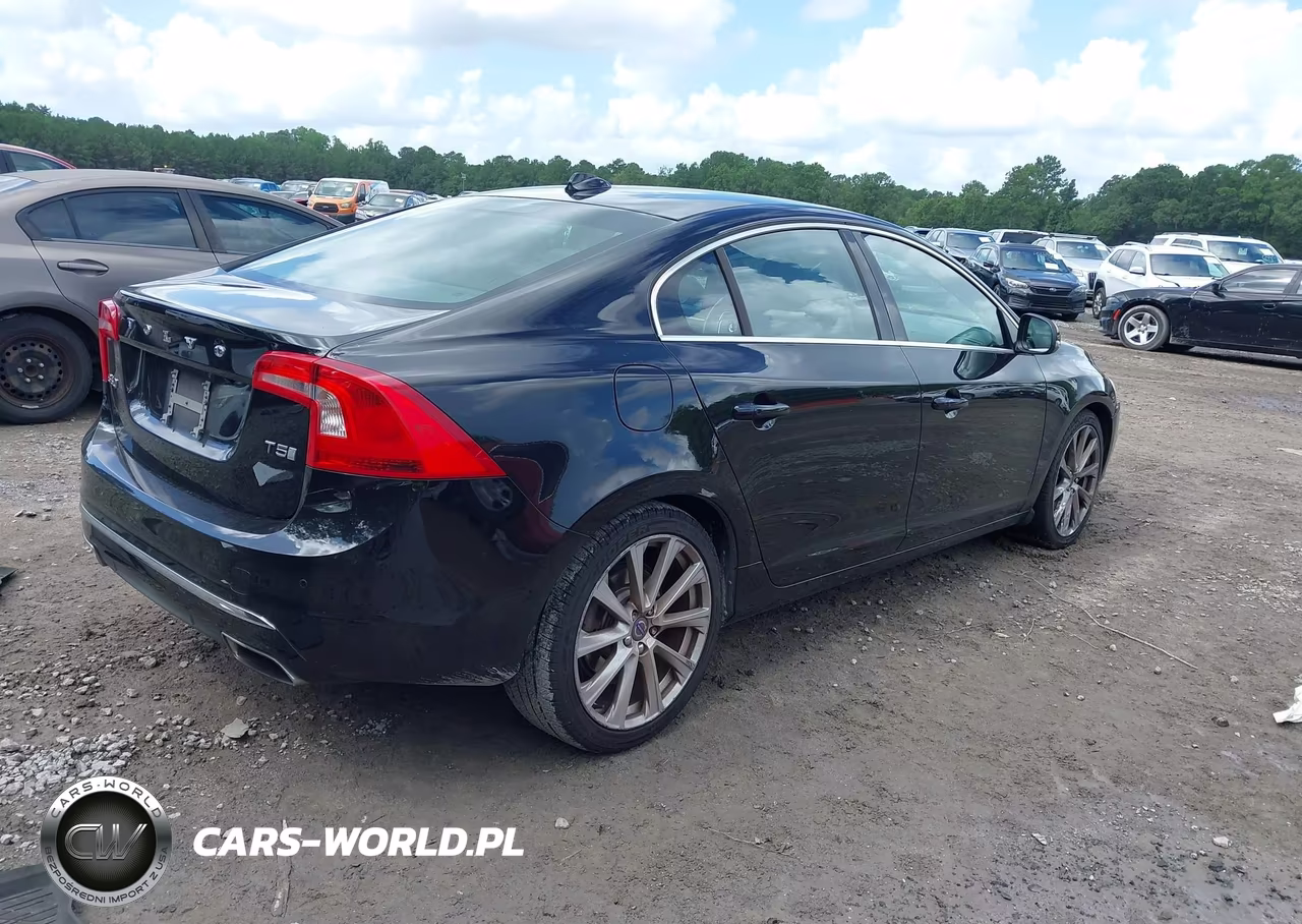 2016 Volvo S60 Inscription T5 Drive-E Platinum VIN:LYV402FM8GB109097 - 4