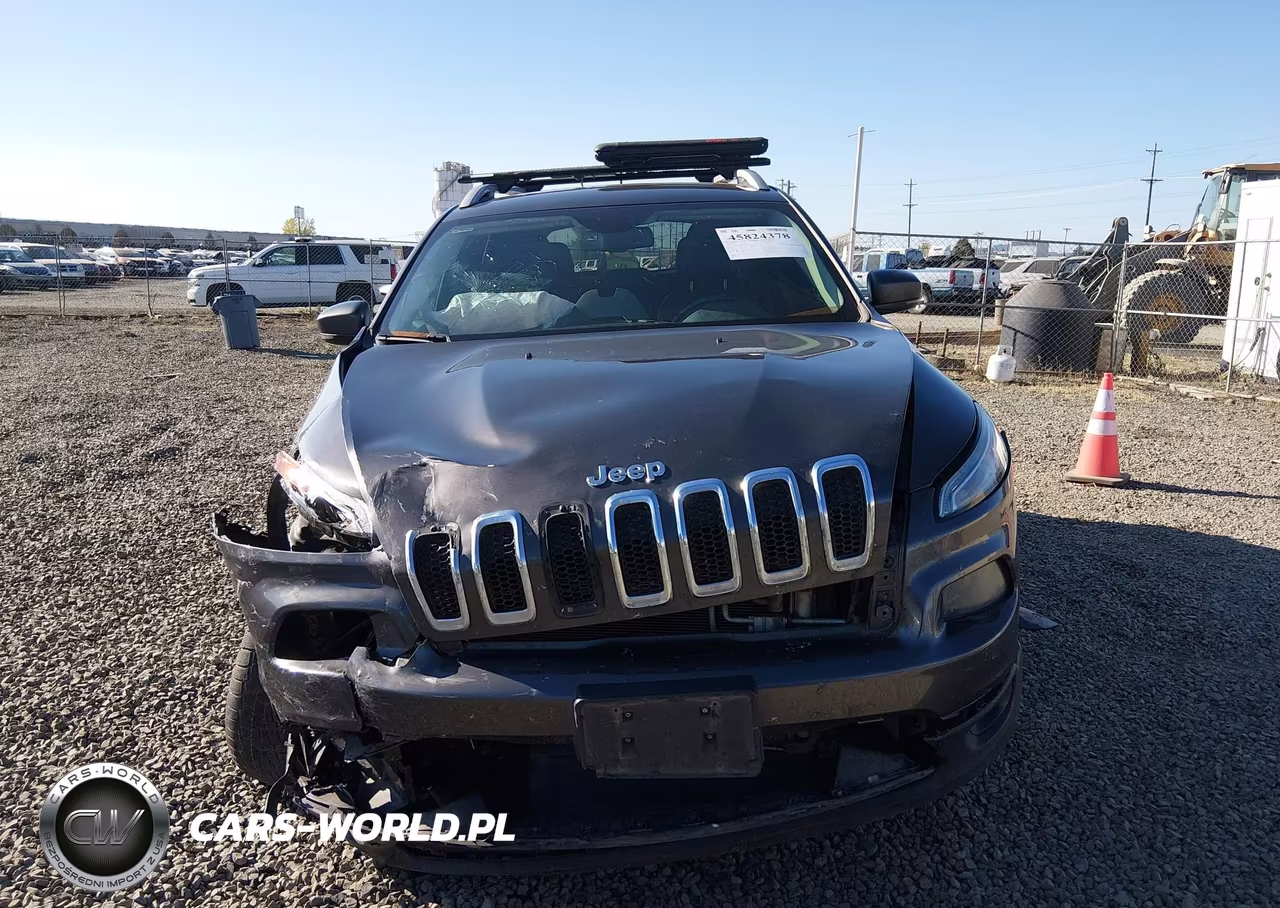 2018 Jeep Cherokee Latitude Plus 4X4 VIN:1C4PJMLX3JD508033 - 12