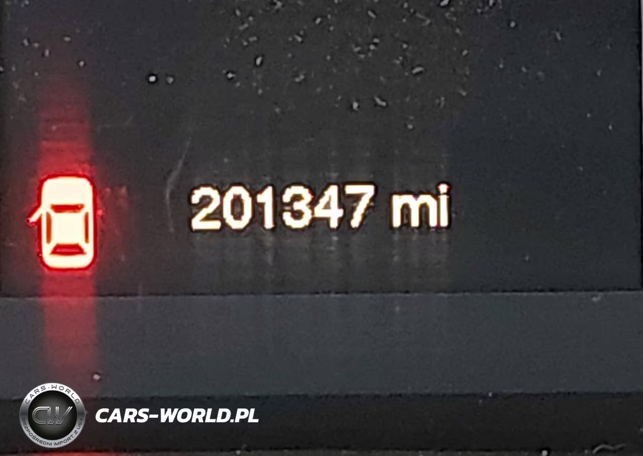 2018 Jeep Cherokee Latitude Plus 4X4 VIN:1C4PJMLX3JD508033 - 15