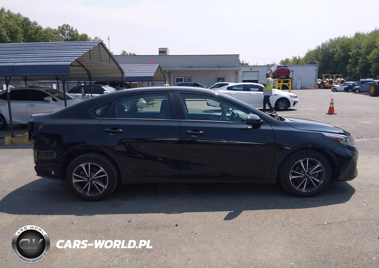 2023 Kia Forte Lxs VIN:3KPF24AD9PE611420 - 13