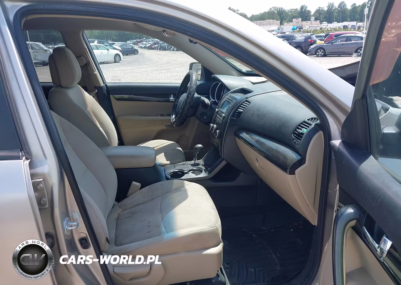 2013 Kia Sorento Lx VIN:5XYKT3A62DG352663 - 5