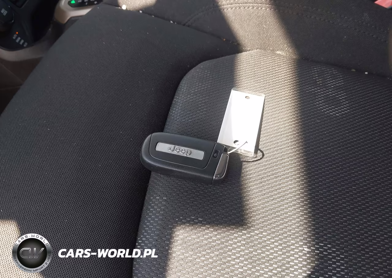 2017 Jeep Renegade Latitude VIN:ZACCJBBBXHPF27201 - 11