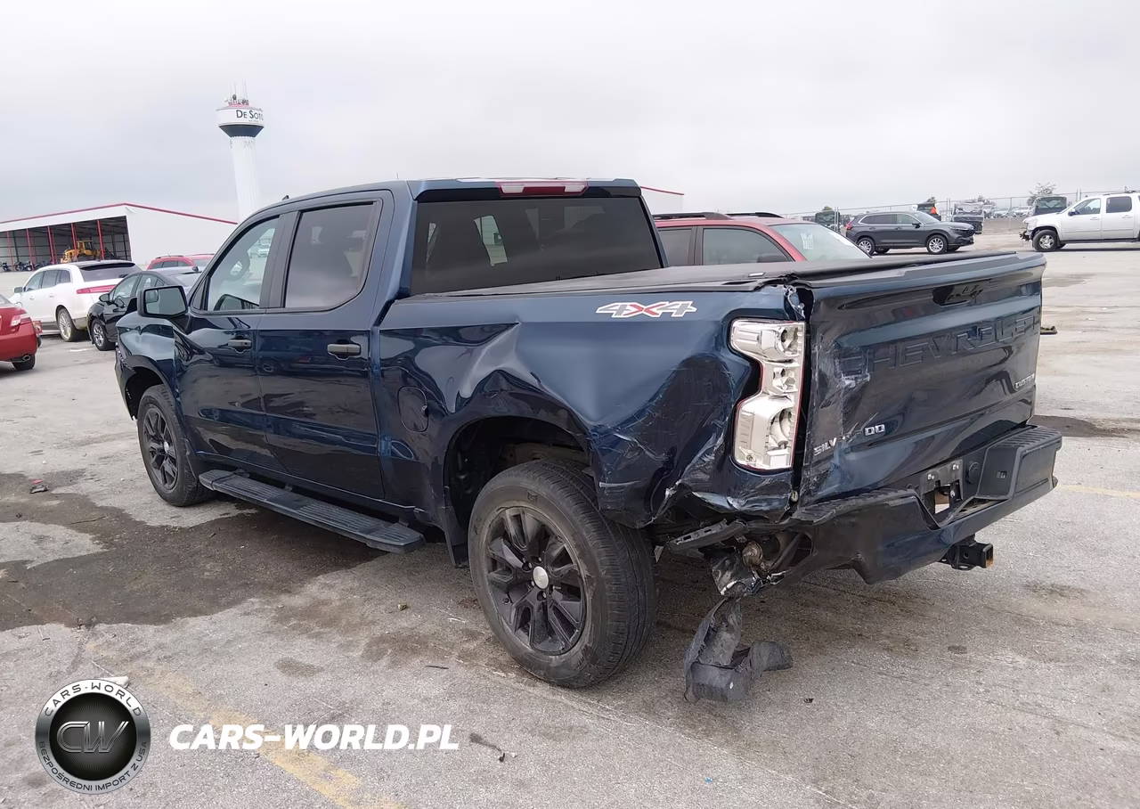 2022 Chevrolet Silverado 1500 4Wd Short Bed Custom VIN:1GCPDBEK4NZ523159 - 3