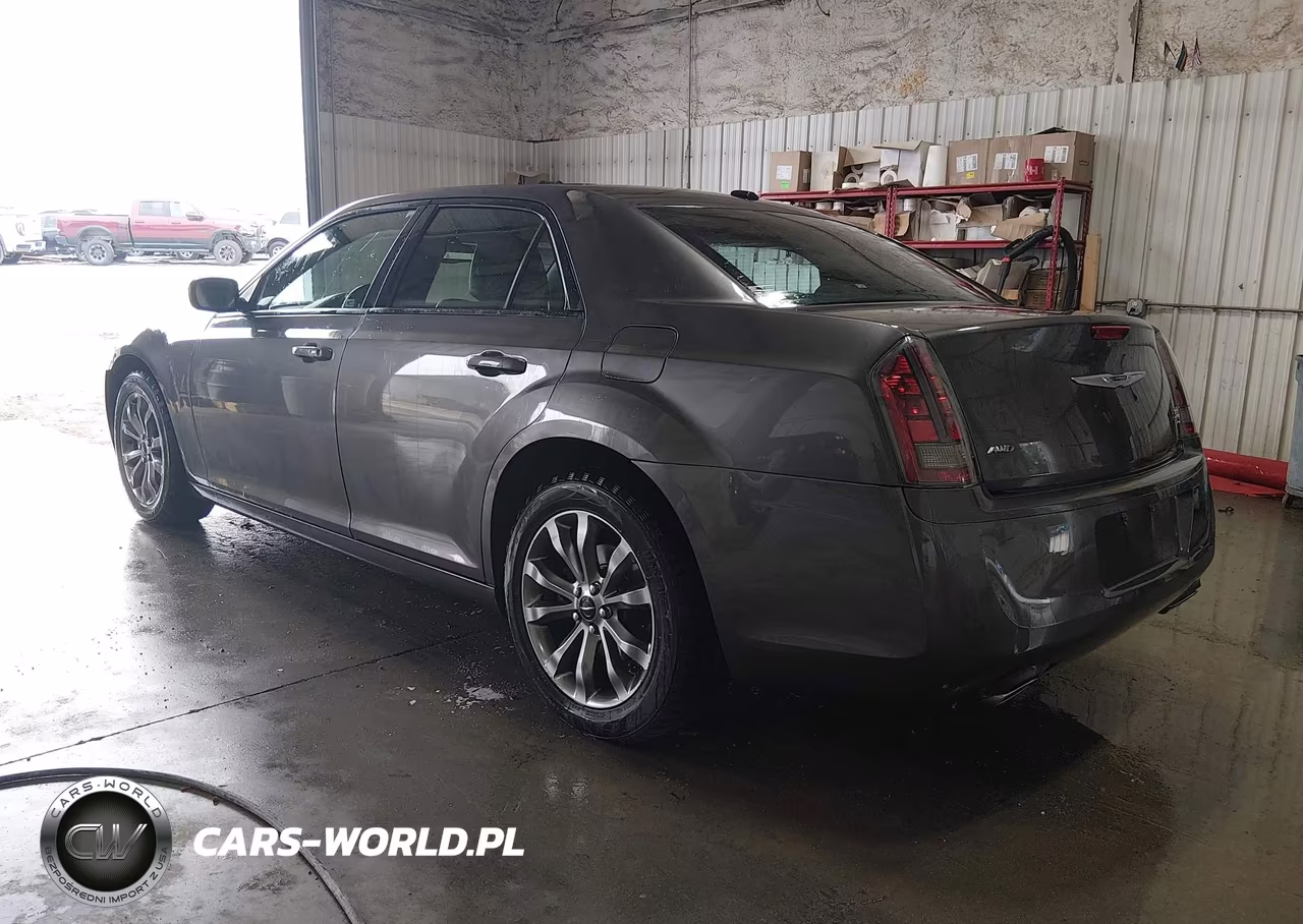 2014 Chrysler 300 300S VIN:2C3CCAGG2EH361606 - 3