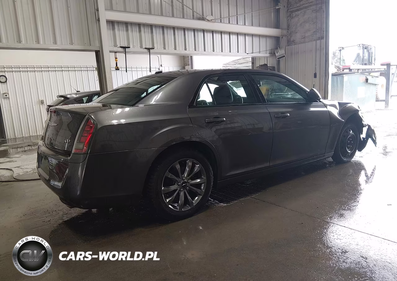 2014 Chrysler 300 300S VIN:2C3CCAGG2EH361606 - 4
