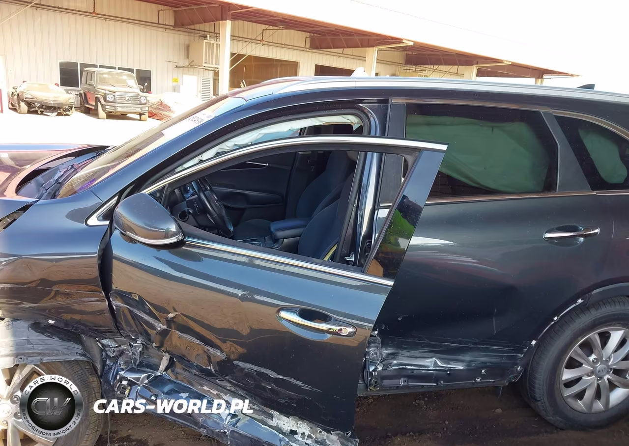 2018 Kia Sorento 3.3L Lx VIN:5XYPG4A58JG370779 - 14
