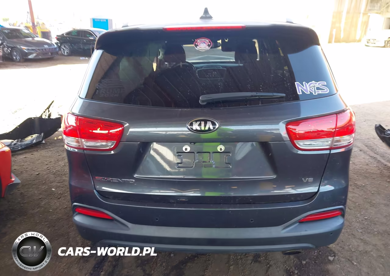 2018 Kia Sorento 3.3L Lx VIN:5XYPG4A58JG370779 - 16