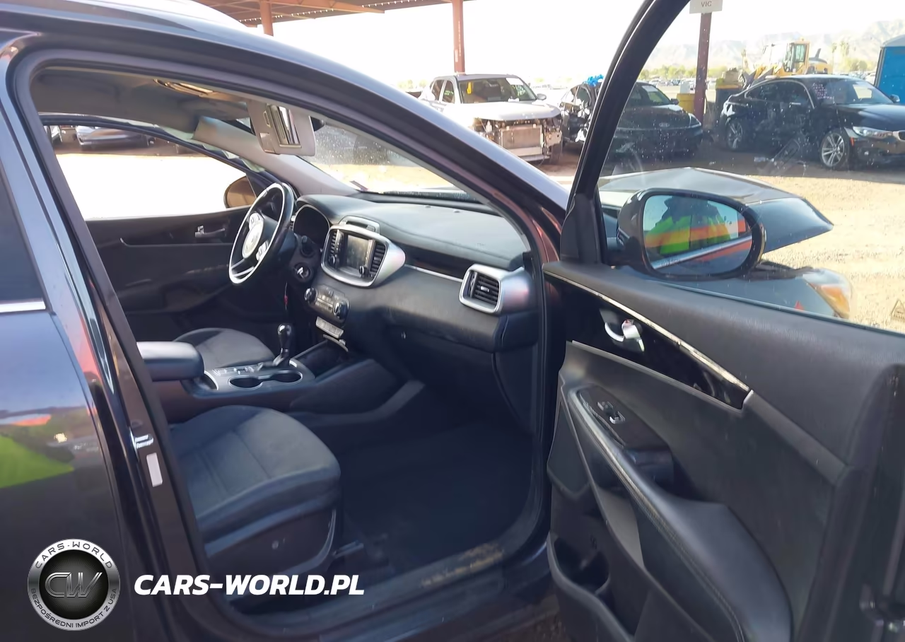 2018 Kia Sorento 3.3L Lx VIN:5XYPG4A58JG370779 - 5