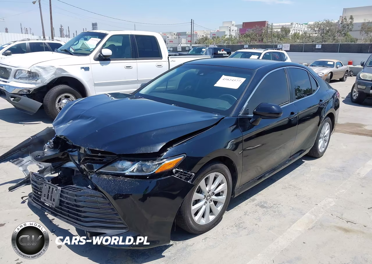 2018 Toyota Camry Le VIN:JTNB11HK2J3058351 - 2