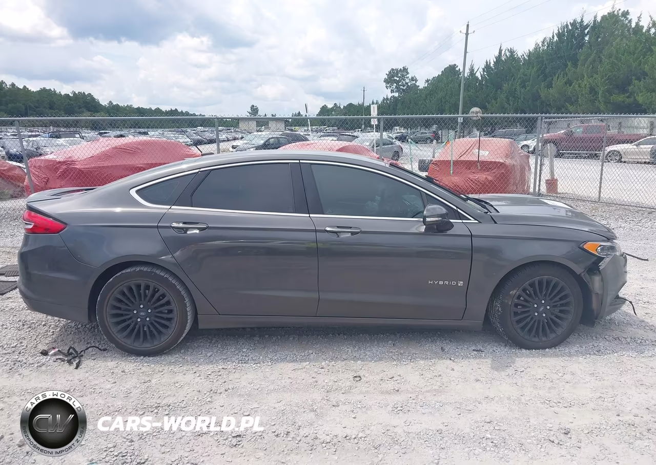 2018 Ford Fusion Hybrid Titanium VIN:3FA6P0RU9JR147260 - 13