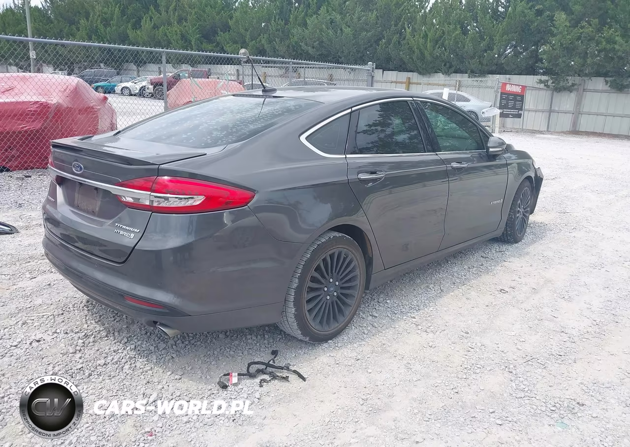 2018 Ford Fusion Hybrid Titanium VIN:3FA6P0RU9JR147260 - 4