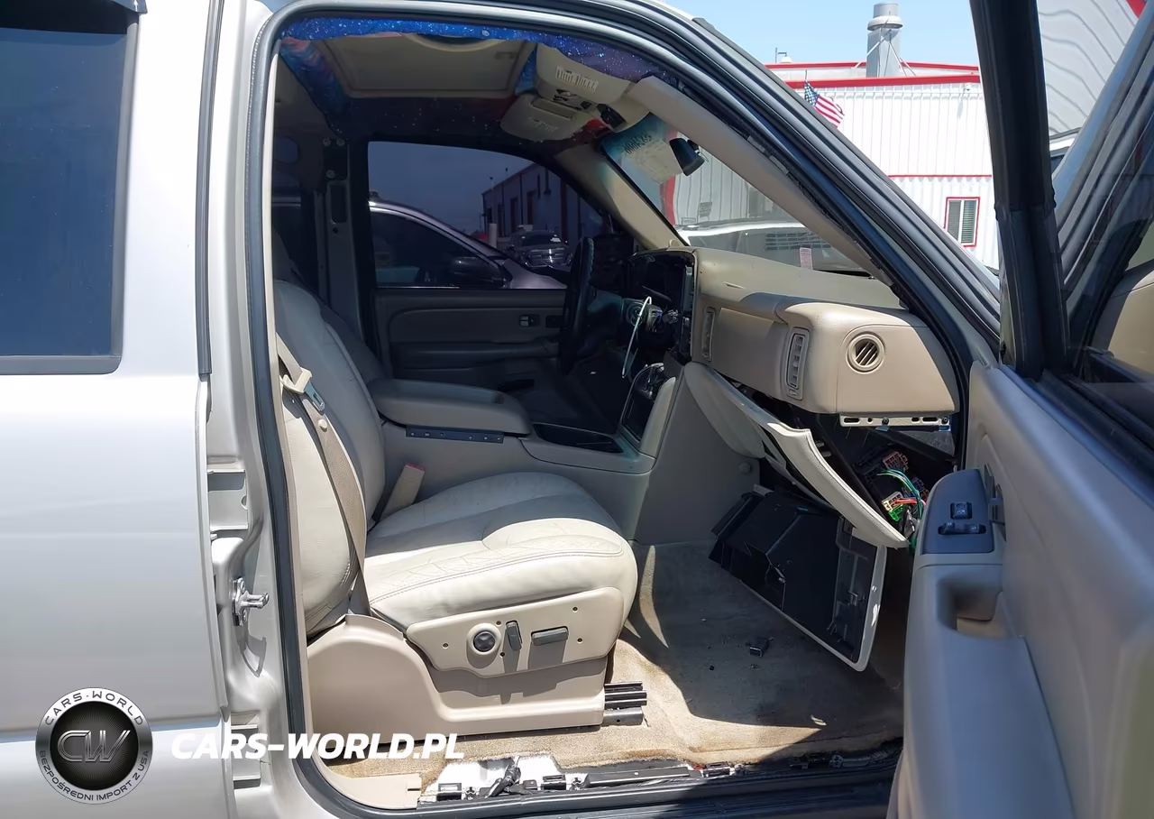 2005 Chevrolet Tahoe Z71 VIN:1GNEK13T15R260123 - 5