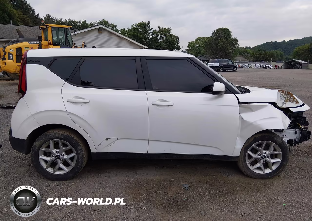 2021 Kia Soul S VIN:KNDJ23AU3M7756355 - 14