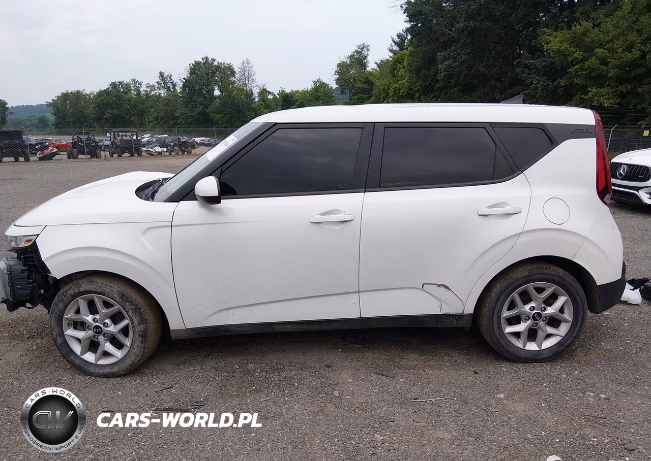 2021 Kia Soul S VIN:KNDJ23AU3M7756355 - 15