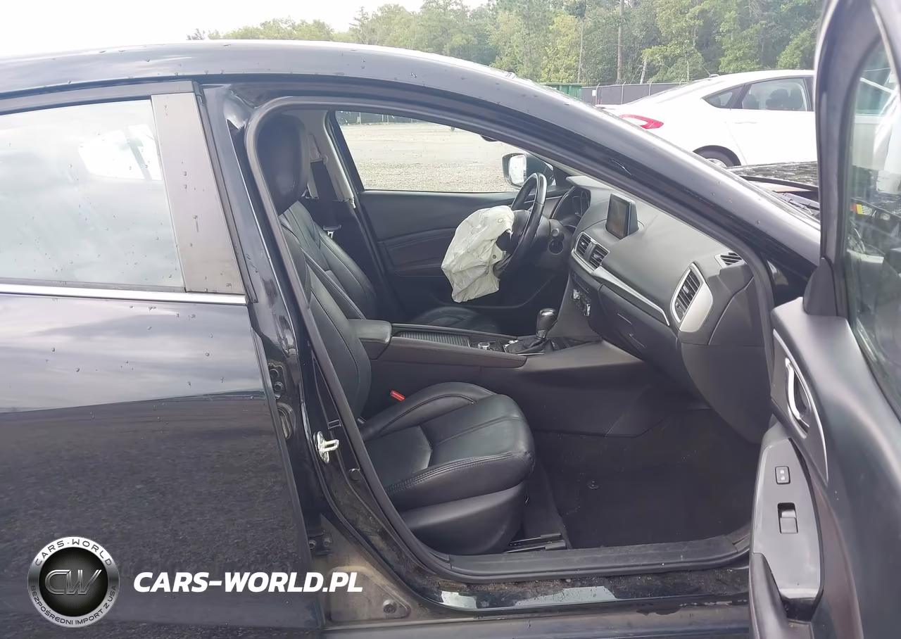 2018 Mazda Mazda3 Touring VIN:3MZBN1V30JM251535 - 5