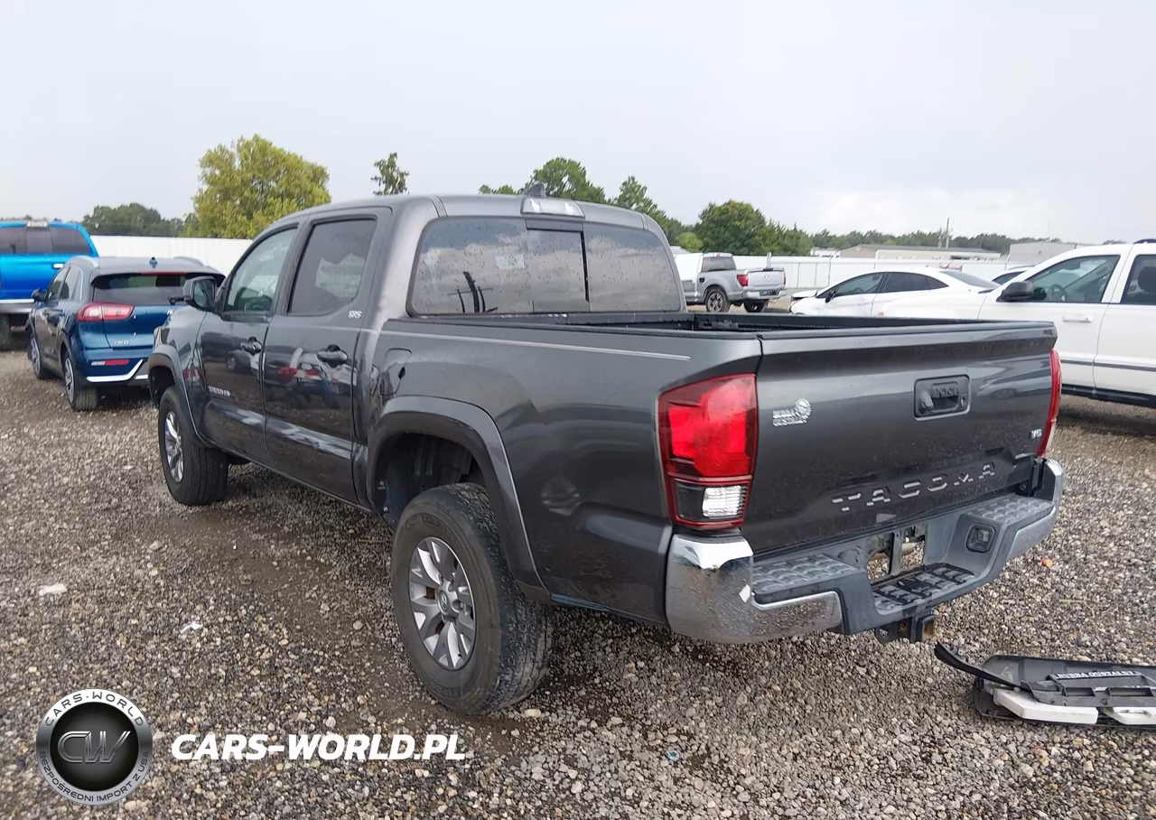 2018 Toyota Tacoma Sr5 V6 VIN:5TFAZ5CN7JX064446 - 3
