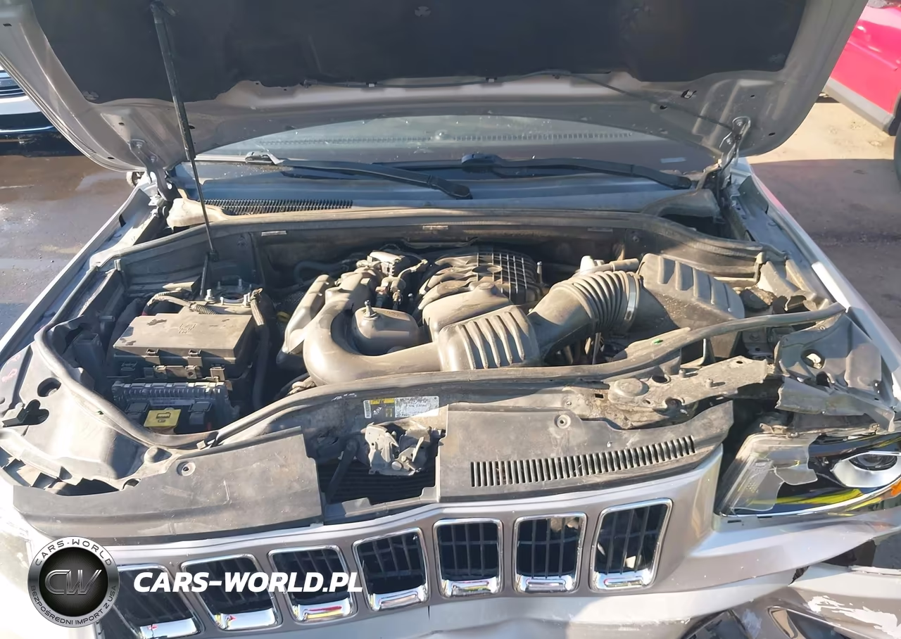 2015 Jeep Grand Cherokee Laredo VIN:1C4RJEAGXFC131506 - 10