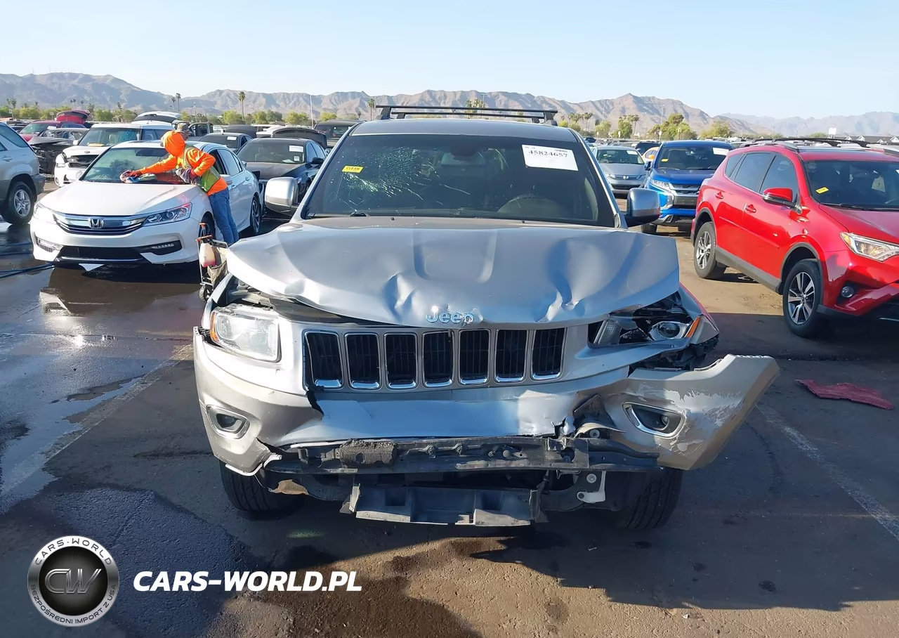2015 Jeep Grand Cherokee Laredo VIN:1C4RJEAGXFC131506 - 13