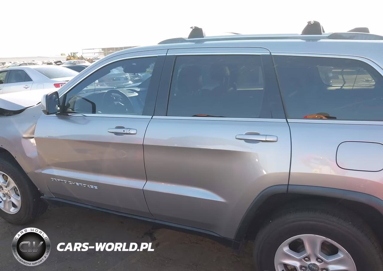 2015 Jeep Grand Cherokee Laredo VIN:1C4RJEAGXFC131506 - 15