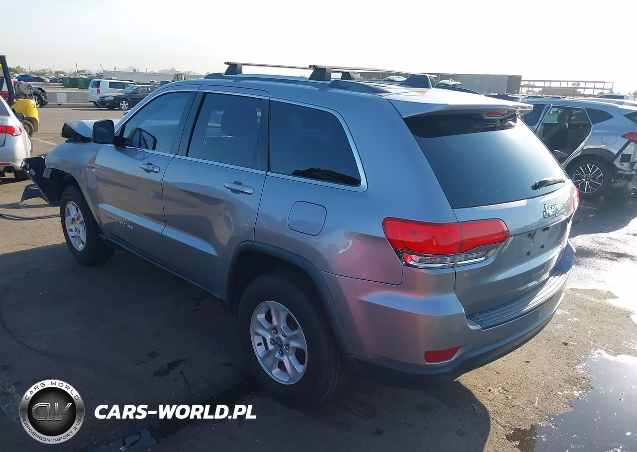 2015 Jeep Grand Cherokee Laredo VIN:1C4RJEAGXFC131506 - 3