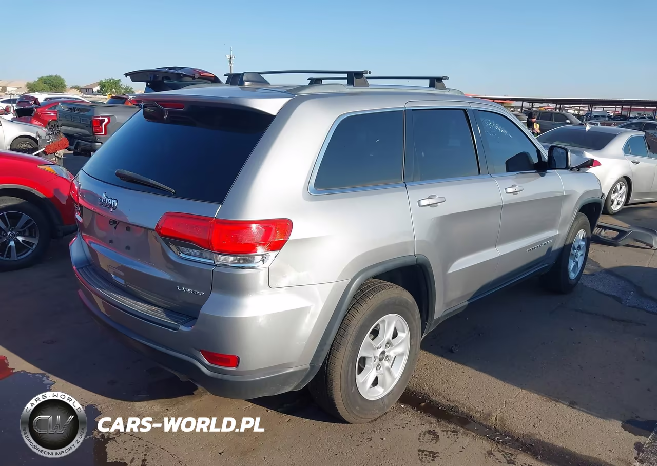 2015 Jeep Grand Cherokee Laredo VIN:1C4RJEAGXFC131506 - 4