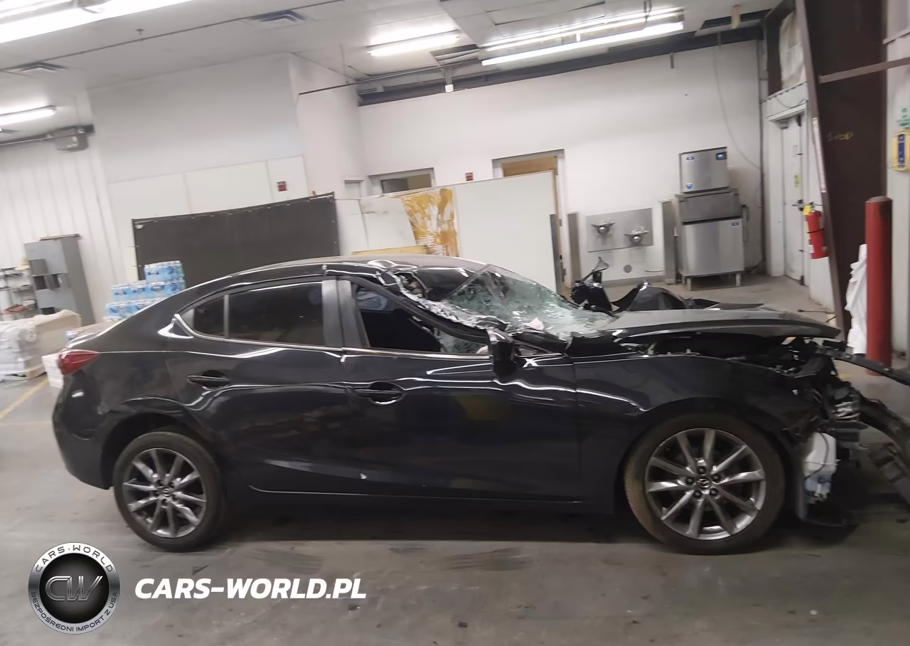 2018 Mazda Mazda3 Touring VIN:3MZBN1V33JM220005 - 13