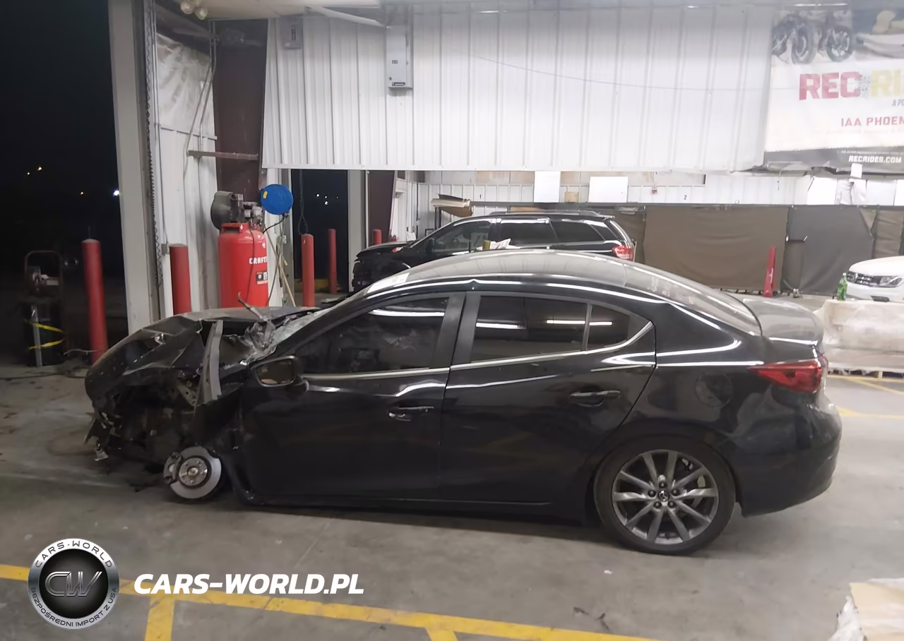 2018 Mazda Mazda3 Touring VIN:3MZBN1V33JM220005 - 14