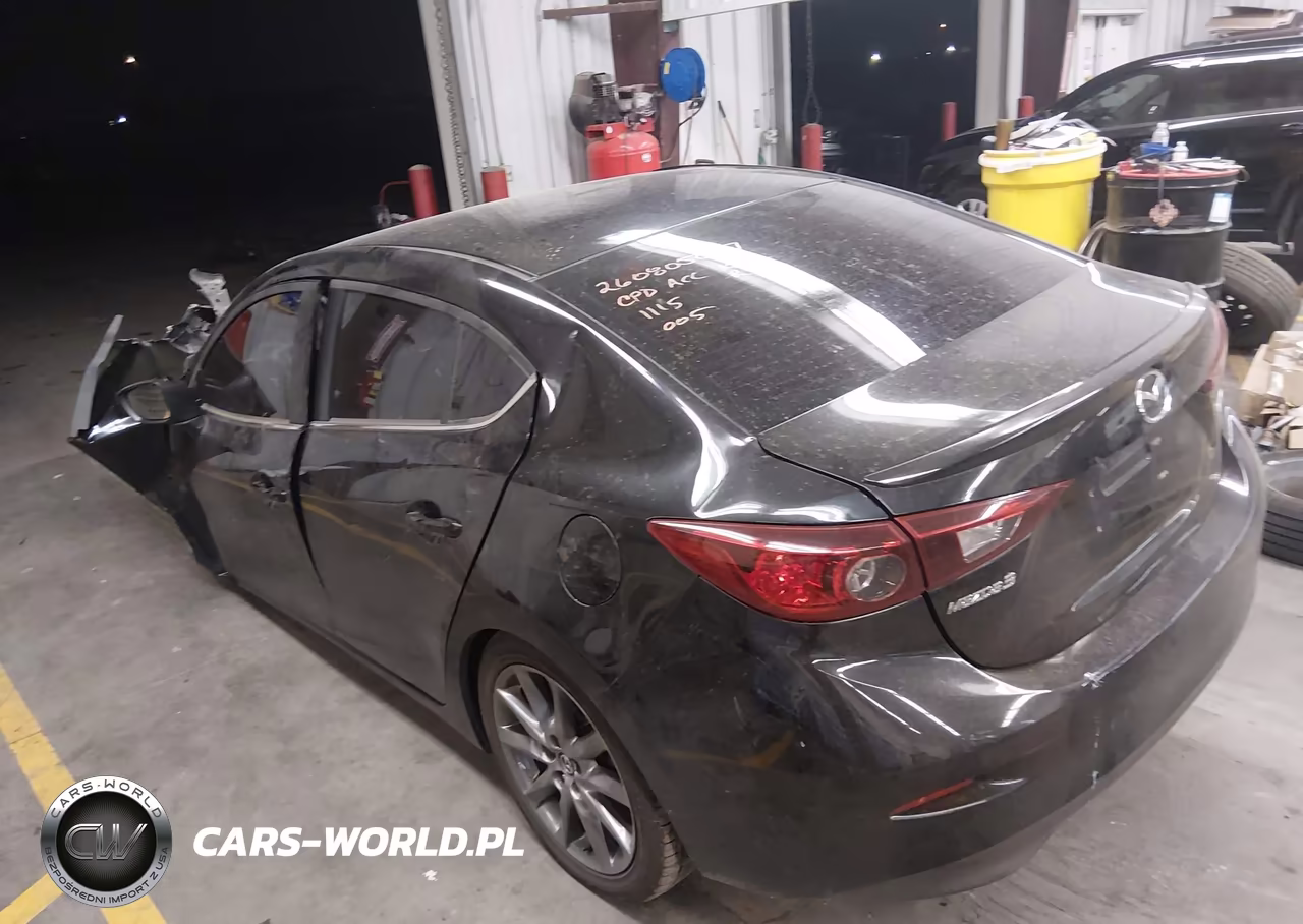 2018 Mazda Mazda3 Touring VIN:3MZBN1V33JM220005 - 3