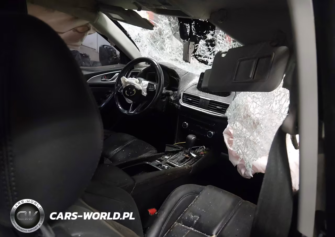 2018 Mazda Mazda3 Touring VIN:3MZBN1V33JM220005 - 5