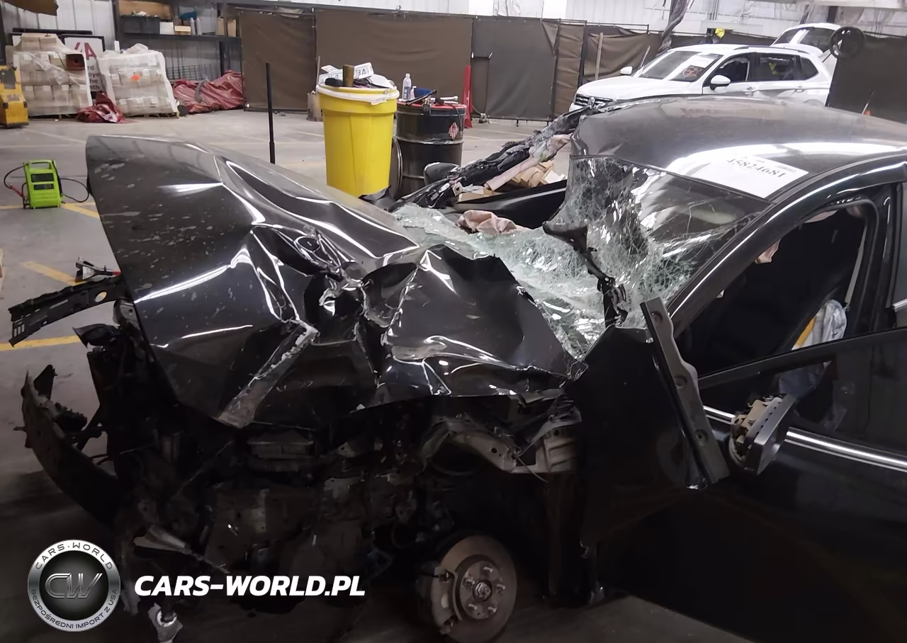 2018 Mazda Mazda3 Touring VIN:3MZBN1V33JM220005 - 6