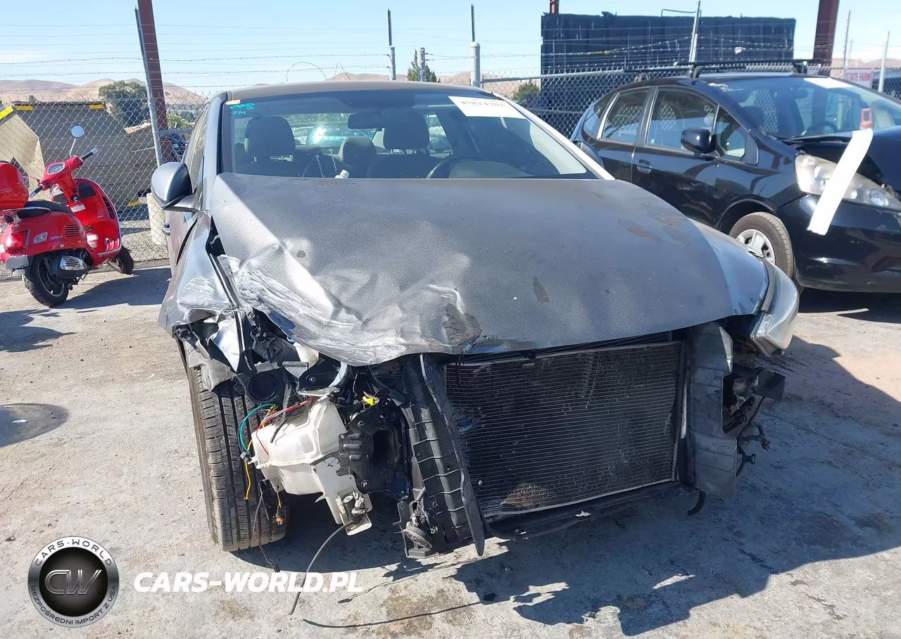 2018 Hyundai Elantra Sel VIN:5NPD84LF4JH305684 - 6