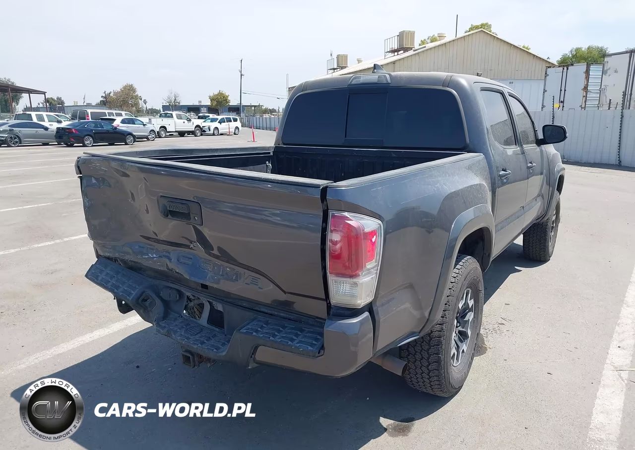 2017 Toyota Tacoma Trd Sport VIN:3TMAZ5CN6HM040171 - 4