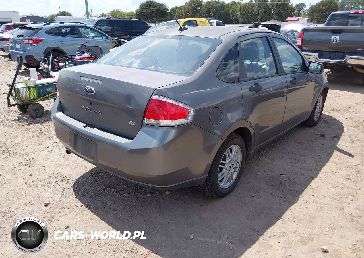 2009 Ford Focus Se VIN:1FAHP35N09W216466 - 4