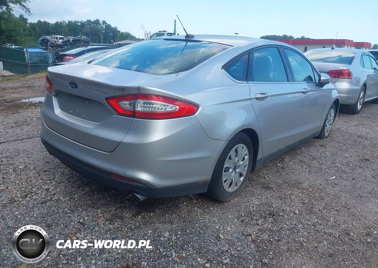2013 Ford Fusion S VIN:3FA6P0G78DR328559 - 4