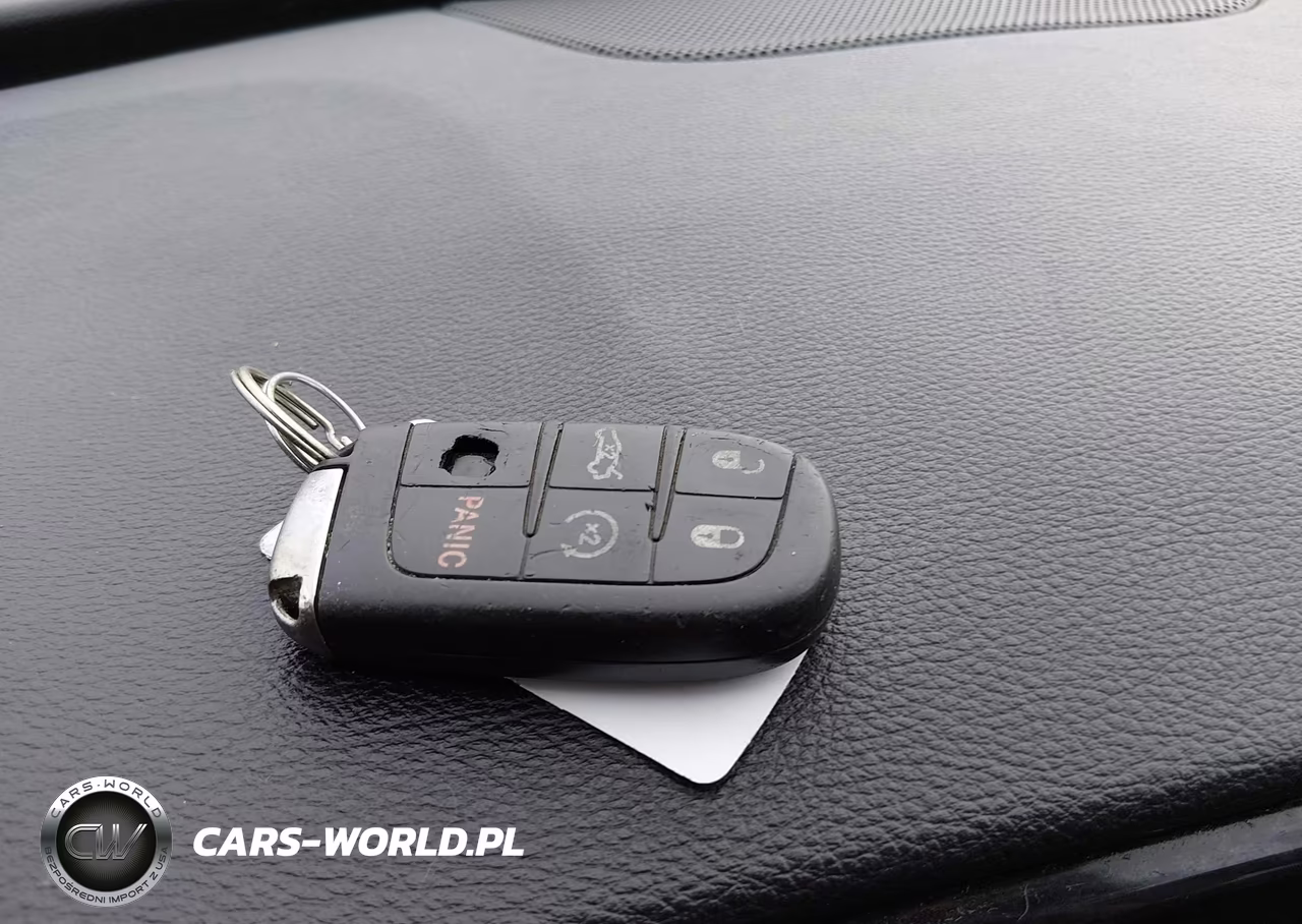 2015 Chrysler 200 C VIN:1C3CCCCB5FN545226 - 11