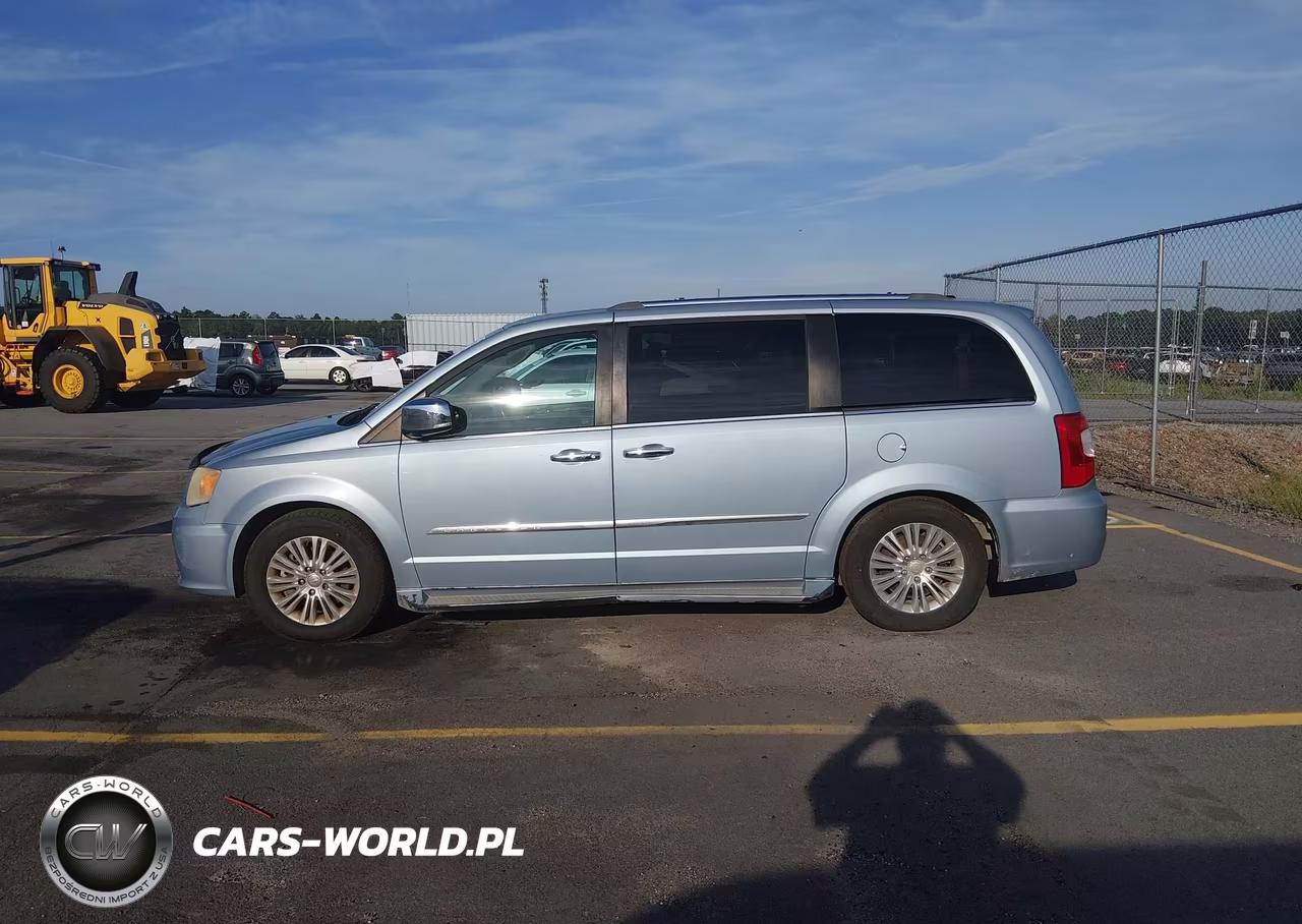 2013 Chrysler Town & Country Limited VIN:2C4RC1GG8DR647149 - 14