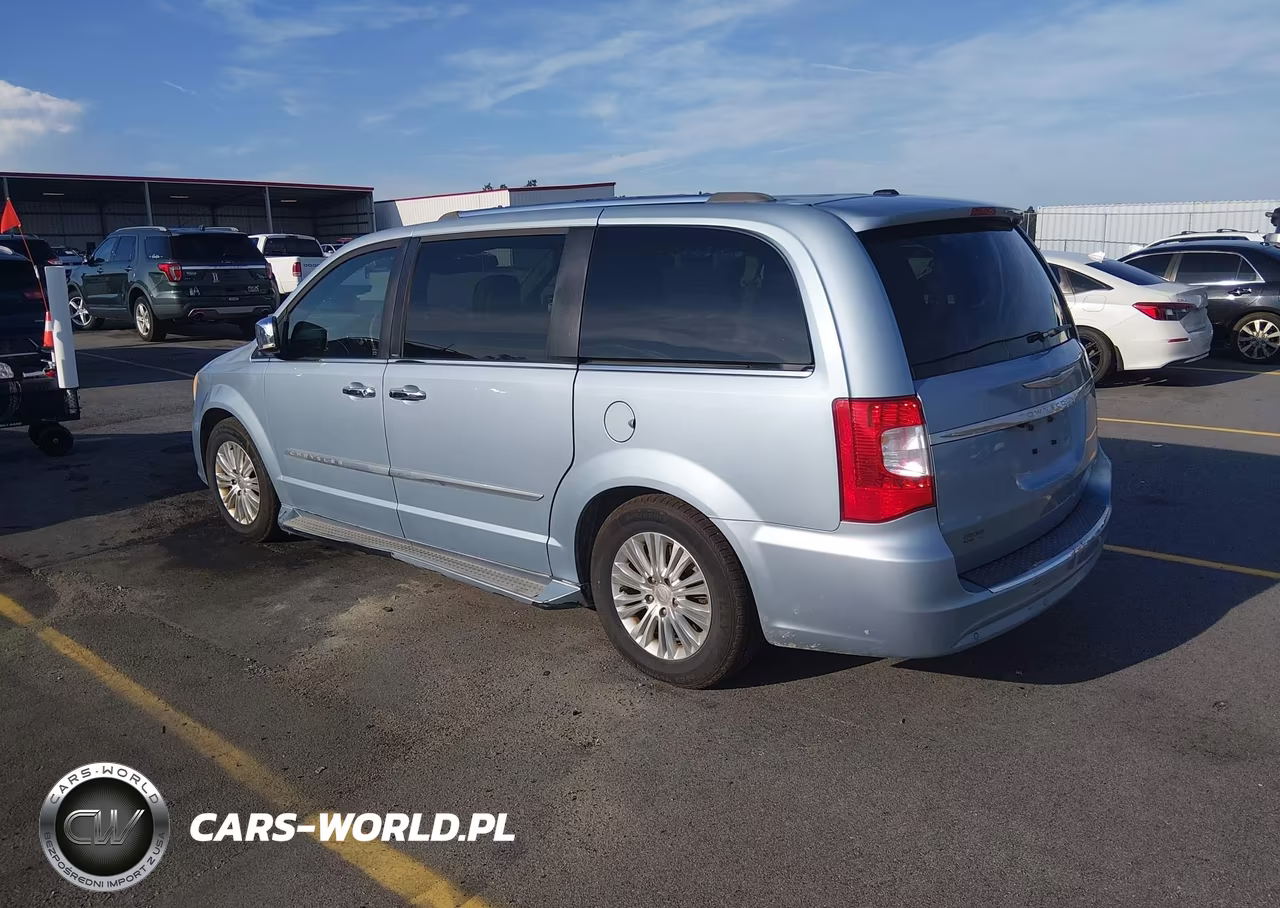 2013 Chrysler Town & Country Limited VIN:2C4RC1GG8DR647149 - 3
