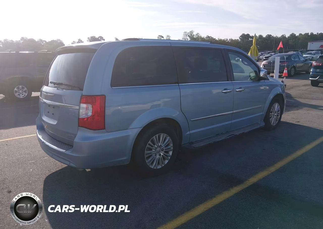 2013 Chrysler Town & Country Limited VIN:2C4RC1GG8DR647149 - 4