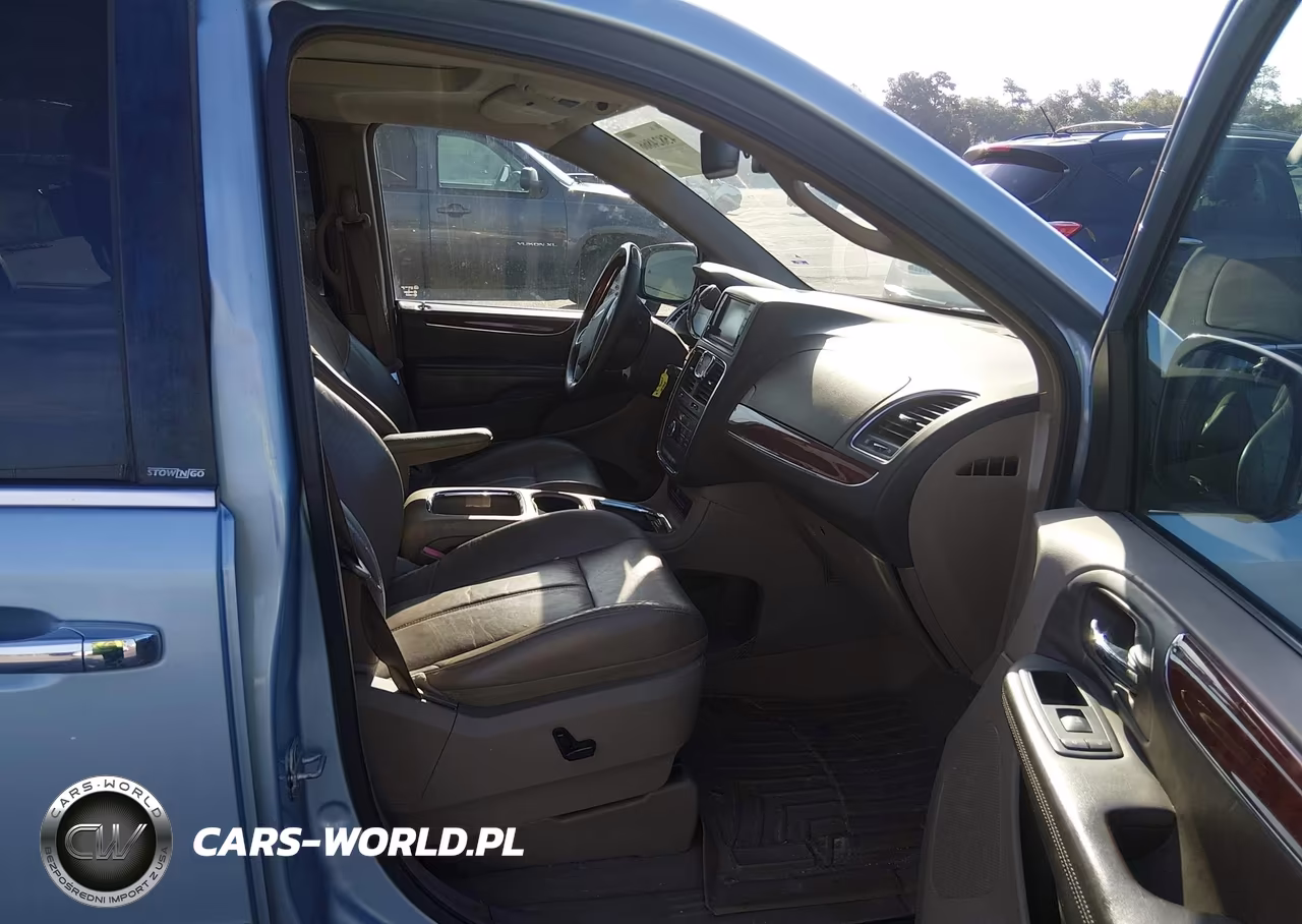 2013 Chrysler Town & Country Limited VIN:2C4RC1GG8DR647149 - 5